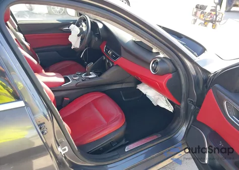 2021 Aston Romero Guilia z USA, uszkodzony, nr VIN ZARFANBN8M7645415